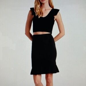 Express Body Contour Knit Pull on Skirt with Ruffle Hem size L